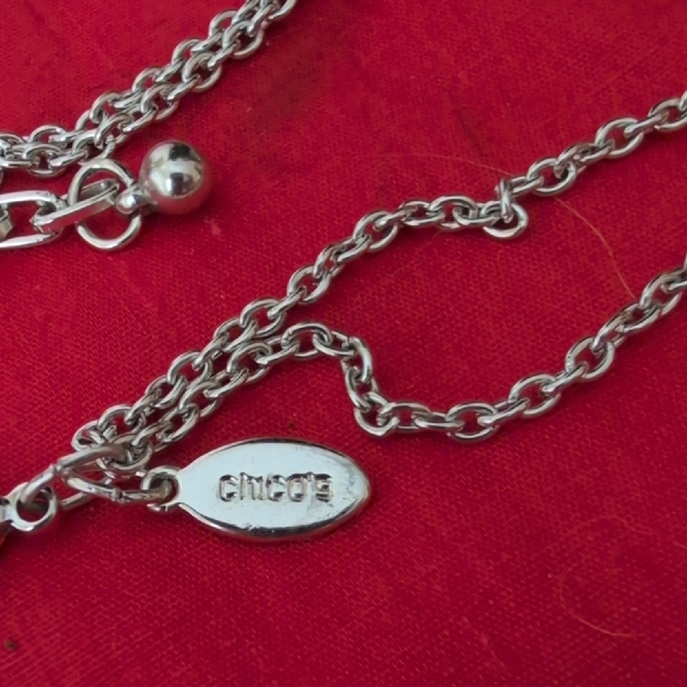 Elegant Silver and White Jewelry Set - Picture 6 of 6